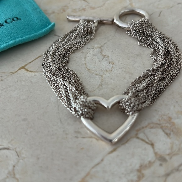 TIFFANY & CO.
Mesh Heart Multistrand Toggle Bracelet - Picture 3 of 6